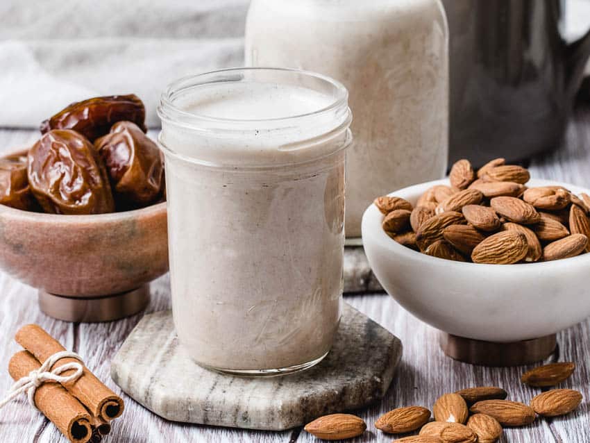 Unlock Health Benefits: Make Date Sweetened Almond Milk in 10 Minutes